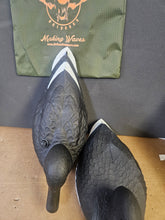 Load image into Gallery viewer, Black SALLI - WOBBLER
